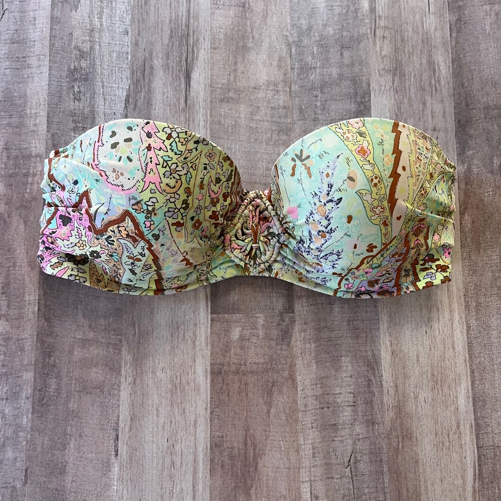 Victoria’s Secret 32D Bandeau Bikini Top